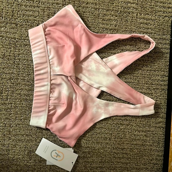 Twist front sports bra - Picture 1 of 2